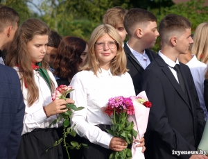 Праздник знаний и улыбок. 1 сентября прошла торжественная линейка в Юратишковской СШ