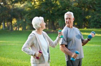 Важными правилами здоровья для активного долголетия делится специалист
