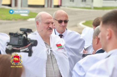 У кого больше влияния - министра или замгубернатора? Лукашенко на ногах обсудил кадровый вопрос