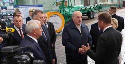 Александр Лукашенко - руководству промпредприятий: с импортозамещением будем вас поддавливать, это шанс