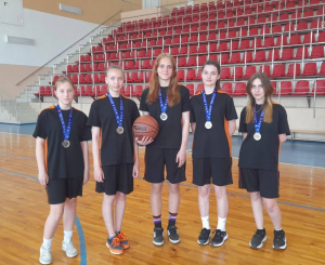 Ивьевчане заняли второе и третье места на областных соревнованиях по баскетболу 3х3.