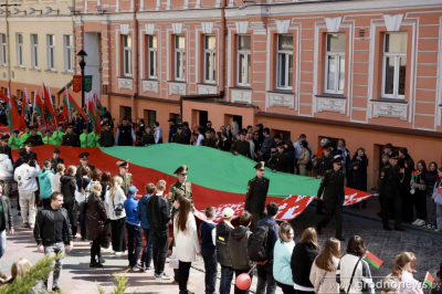 Фотофакт: Шествие поколений стало ярким моментом празднования Дня Победы в Гродно