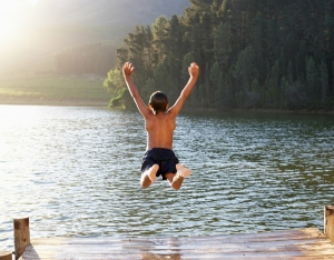 Чтобы лето запомнилось счастливым: какие правила отдыха на воде необходимо соблюдать?