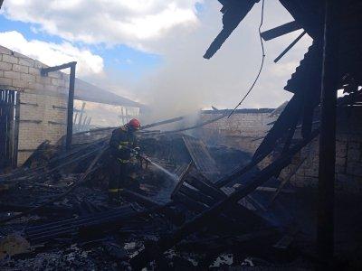 На выходных горело неэксплуатируемое здание животноводческой фермы в деревне Лаздуны-2