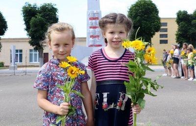 В агрогородках района проходят митинги и церемонии возложения цветов к воинским захоронениям в честь Дня Независимости Республики Беларусь (дополнено)