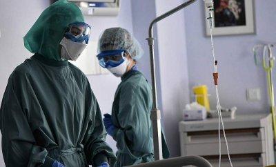 Заболеваемость коронавирусом в мире за неделю снизилась на треть