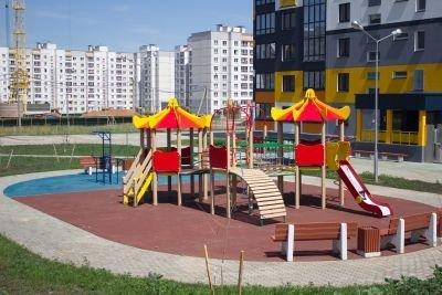 Там, где спорт, и там, где дети. В г. Ивье выпускают резиновую плитку, которая пользуется большим спросом на рынке Беларуси и за ее пределами