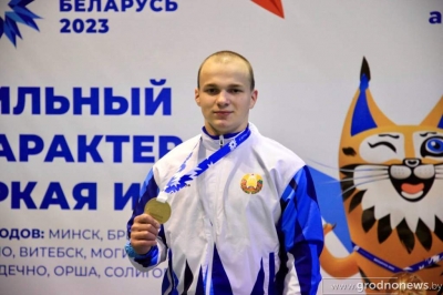 Тяжелоатлет Егор Попов принес в копилку белорусов ещё одну золотую медаль, одержав победу в категории 67 кг