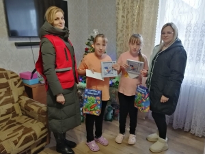 Благотворительная кампания Белорусского Красного Креста «Ёлка желаний» проходит на Ивьевщине