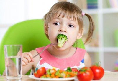 Как приучить ребенка к полезной еде: 7 хитростей