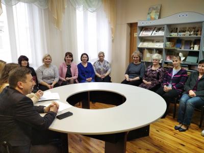 Роль профсоюза в защите трудовых прав работников обсудили за круглым столом в районной библиотеке