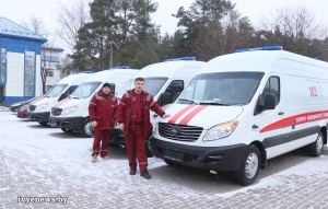 Автопарк Ивьевской центральной районной больницы пополнился четырьмя новыми современными автомобилями скорой помощи