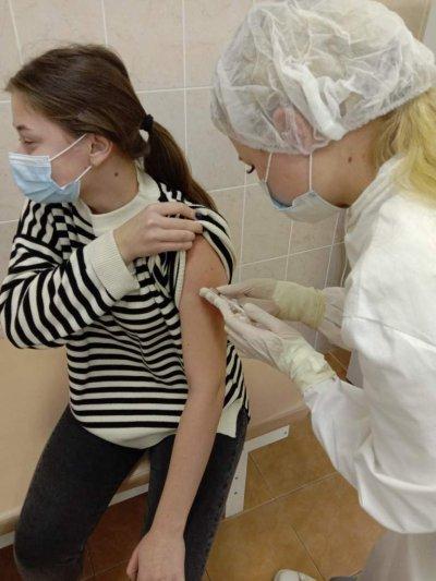 В области начата вакцинация детей против коронавирусной инфекции