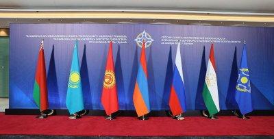 Александр Лукашенко принимает участие в саммите ОДКБ в Ереване