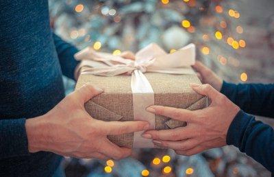 Что подарить женщине на Новый год? ТОП беспроигрышных подарков на любой бюджет
