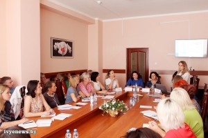 На базе ТЦСОН Ивьевского района  прошел областной семинар для специалистов, оказывающих помощь населению в ситуации домашнего насилия