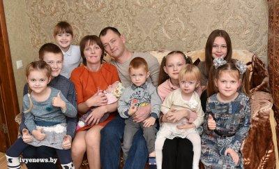 Виталий Ясюлевич, начальник штаба Ивьевского РОВД, папа одиннадцати детей - восьмерых девочек и трех мальчиков
