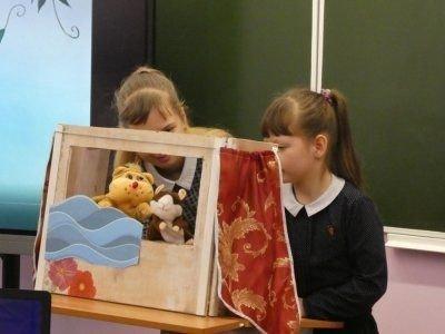 Театр в книге. Состоялась премьера мини-спектакля кукольного театра Ивьевской деткой библиотеки