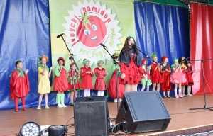 ФОТОФАКТ. На празднике впервые прошел детский конкурс на лучший карнавальный костюм помидорной тематики &quot;Черри-2023&quot;