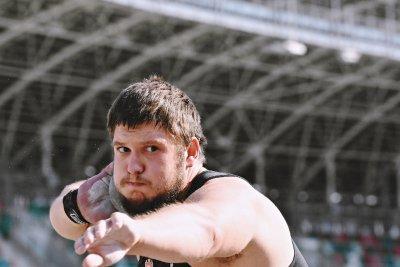 Знай наших! Ивьевский атлет Олег Томашевич - чемпион Республики Беларусь в толкании ядра
