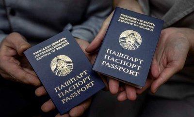 &quot;Мы - граждане Беларуси!&quot;. В Гродненской области 400 юношей и девушек получат паспорта во время акции БРСМ